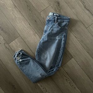 Distressed Skinny Jean